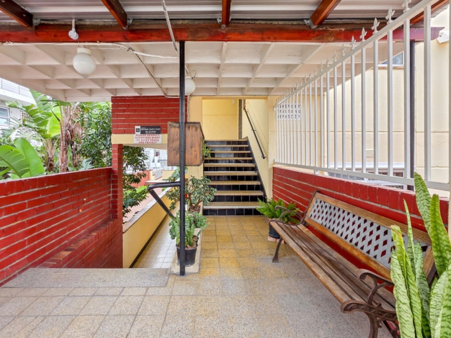 To Let 2 Bedroom Property for Rent in Three Anchor Bay Western Cape